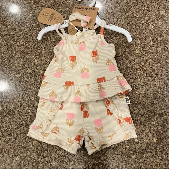 Rabbit + Bear Other - NWT Girl’s Ribbed Organic Cotton 3 Piece Tulip Set, Tank, Ruffle Shorts, Bow 12M